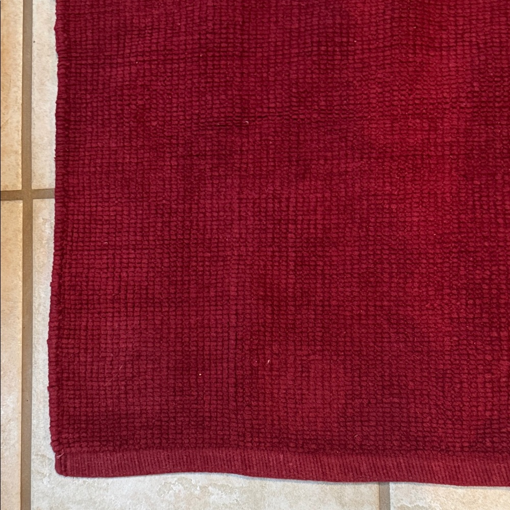 Rug Chic Burgundy Red Rug - Picture 3 of 16